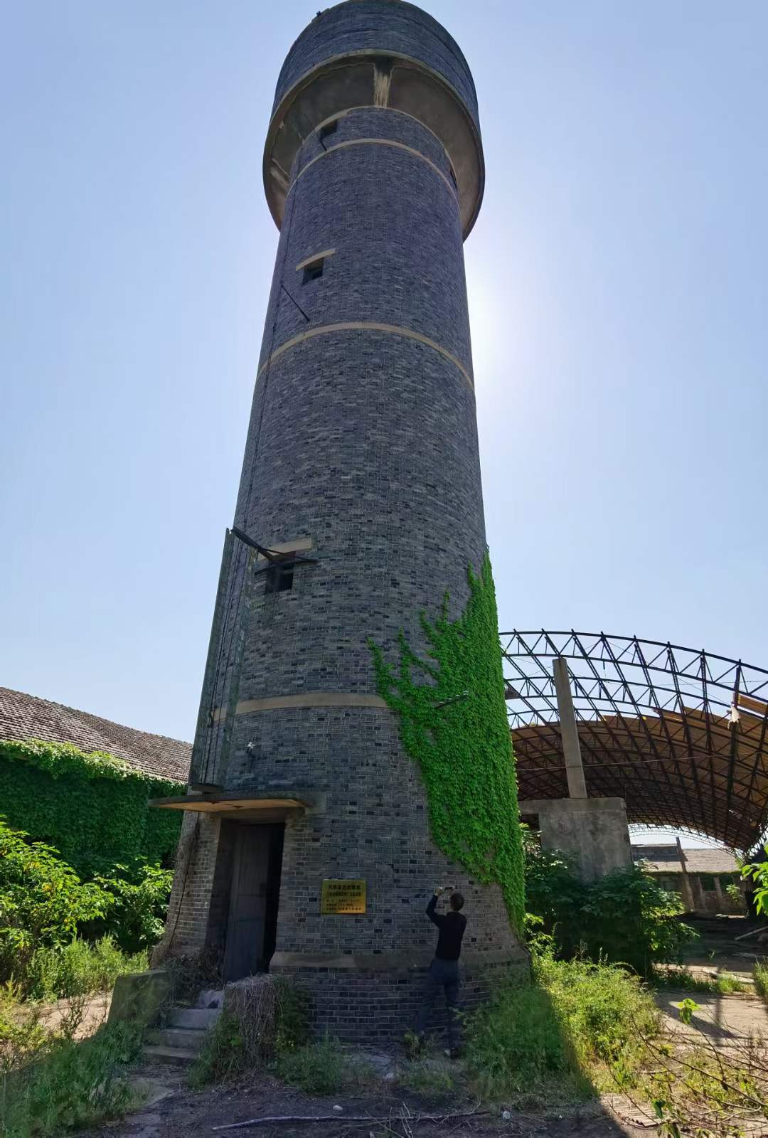 兩大“龍頭”都扛不住了，旅行社企業(yè)還能等來破局？