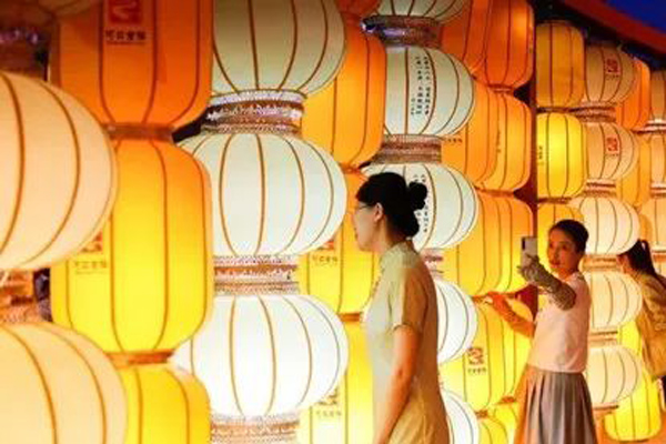 “新潮+古風”花式碰撞，千年古鎮(zhèn)解鎖新玩法