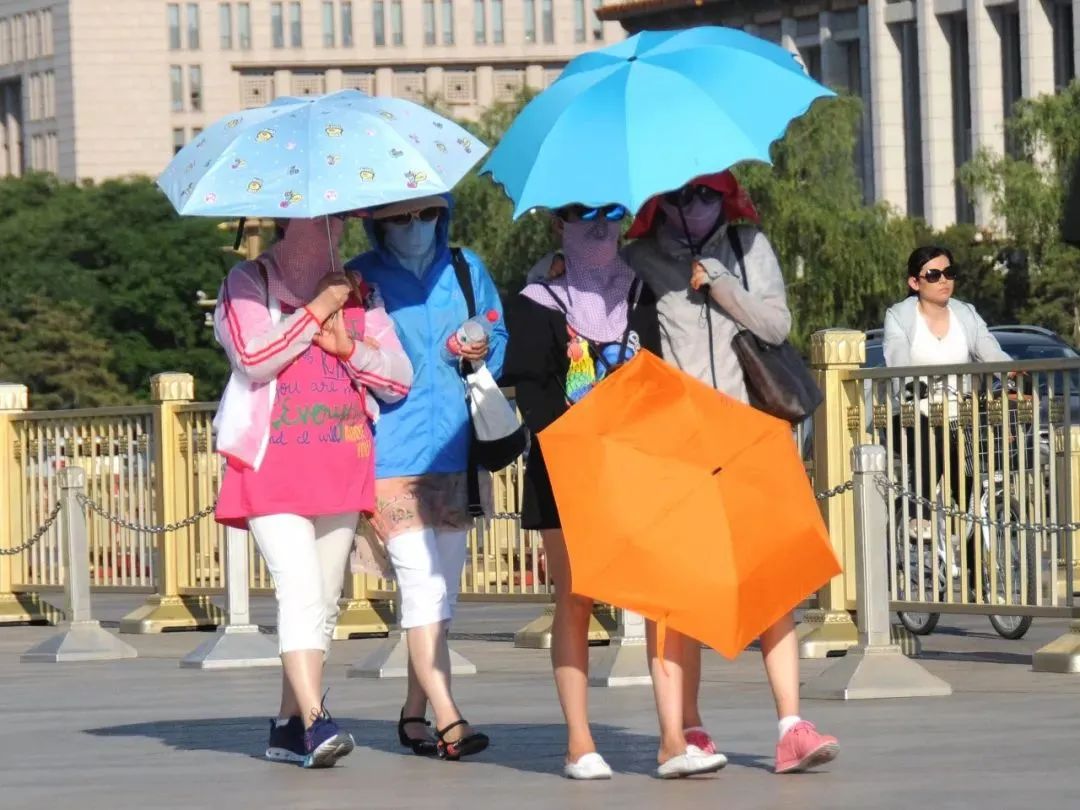 熱?熱?熱?！防曬經(jīng)濟“趁熱”卷走百億市場！