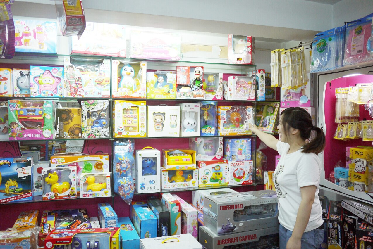 實體店網(wǎng)店推多項促銷 “開學季”消費旺優(yōu)惠多
