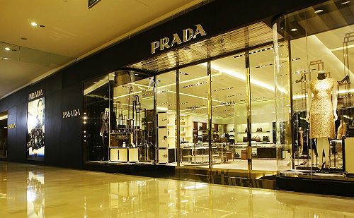 Prada股價跌到上市以來最低 該如何進行自我拯救？