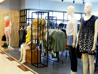 服裝實體店新玩法 看各家如何轉(zhuǎn)型升級？