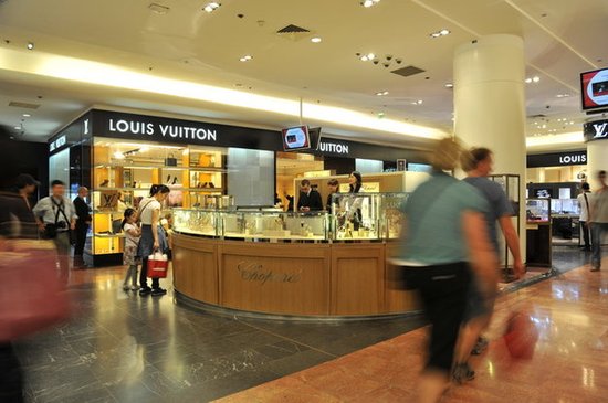 門店銷售明顯回暖 奢侈品市場現拐點？