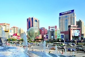 上海兩大商圈之變：多家商場閉店調整 時尚品牌落地