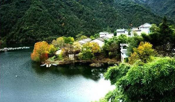 梯田下打造農旅特色小鎮