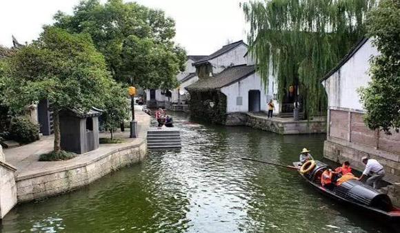 特色小鎮(zhèn)建設(shè)重在“特”和“融”