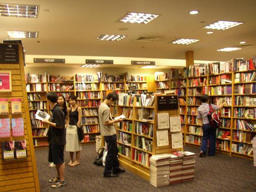 傳統(tǒng)書(shū)店的新嘗試：做好用戶連接、打造多元跨界體驗(yàn)