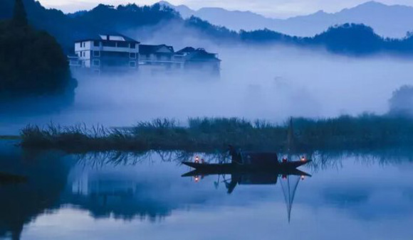 轉(zhuǎn)型特色小鎮(zhèn)，藍(lán)城是怎么玩的？