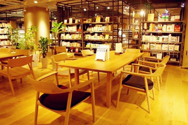 實體書店呈回暖姿態 打破傳統施行多樣化經營