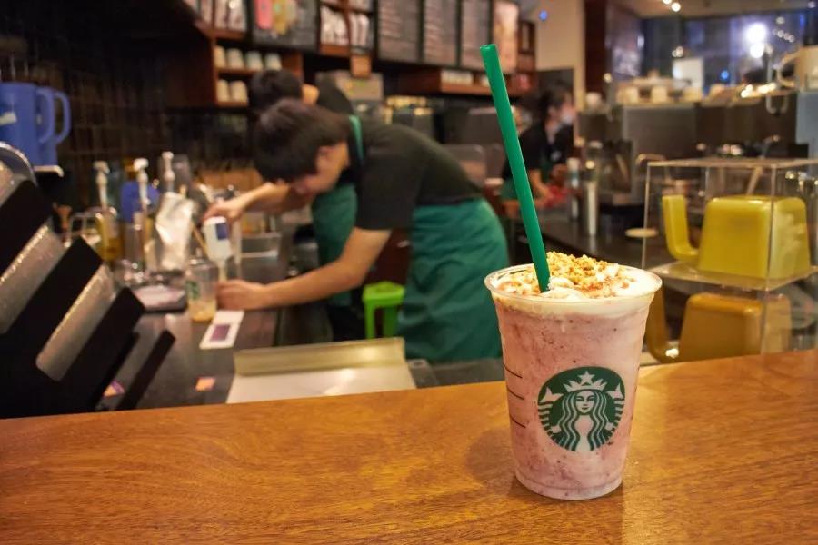 賣酒又賣茶 星巴克轉型背后暗藏“心機”