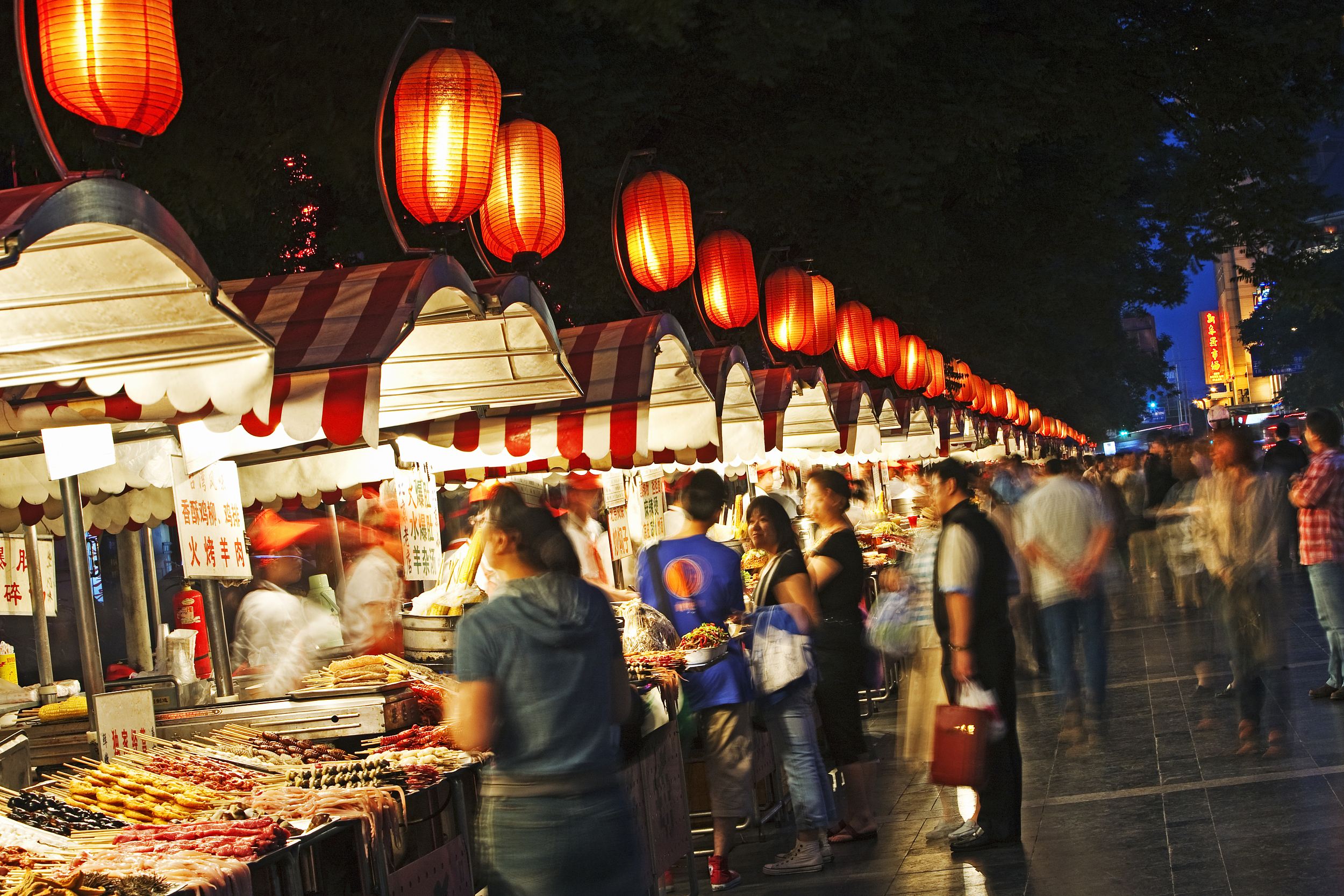 商業(yè)地產(chǎn)新風(fēng)向：地攤火了，商鋪的結(jié)局會如何？