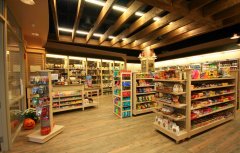 新華都試水社區超市 “鄰聚”首家店昨日在福州開業