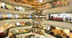 “兩端”涌入商業地產 購物中心不易資金運營是難點