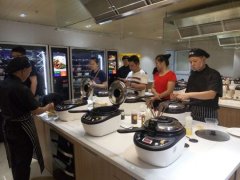 世紀聯(lián)華推出新零售業(yè)態(tài)鯨選未來店 我們去看了看