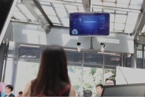 蘇寧全國首家無人店開業 你被這些黑科技Biu到么？