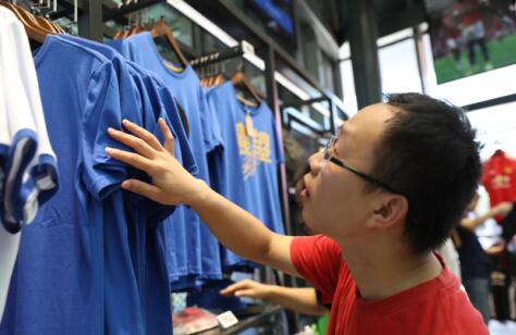 蘇寧全國首家無人店開業 你被這些黑科技Biu到么？