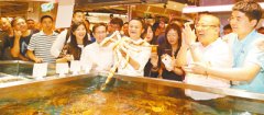 線上、線下與現(xiàn)代物流融合 新零售推動(dòng)商業(yè)模式變革