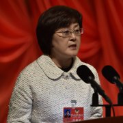 王麗華：以“新零售”促“一刻鐘服務圈”發展
