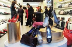 私有化僅一年再啟動上市 鞋王百麗能否“王者歸來”？