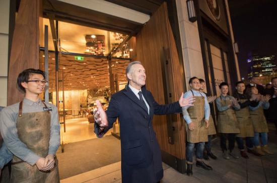 原星巴克CEO霍華德·舒爾茨（Howard Schultz）。來源：被訪者供圖