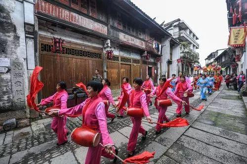 古鎮(zhèn)之殤：生于文化，死于文化