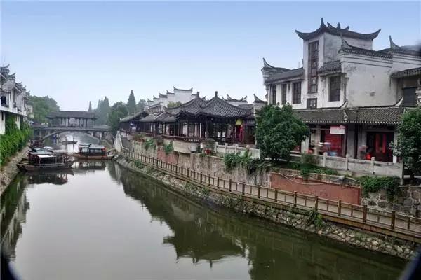 如何讓特色小鎮(zhèn)更有特色？
