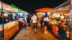 商業(yè)地產(chǎn)新風(fēng)向：地攤火了，商鋪的結(jié)局會如何？
