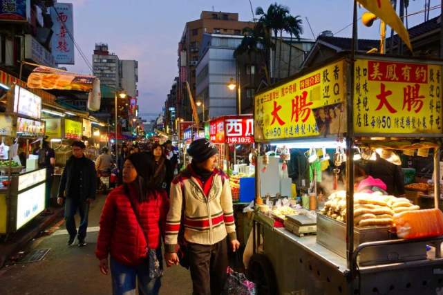 地?cái)偨?jīng)濟(jì)火了，商業(yè)地產(chǎn)是不是就要涼了？