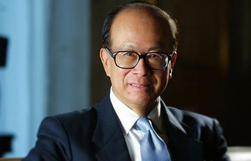李嘉誠大幅出售地產項目引起了商界的廣泛注意
