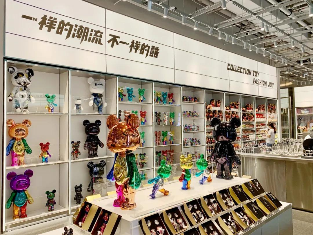 為了吸引年輕人，購物中心都開了哪些“奇奇怪怪”的店？