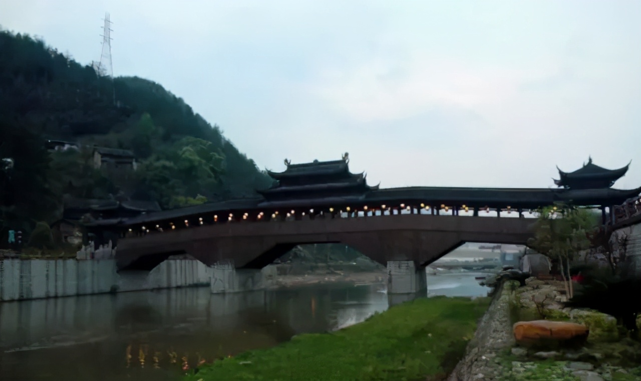 知名文化旅游小鎮開發模式分析