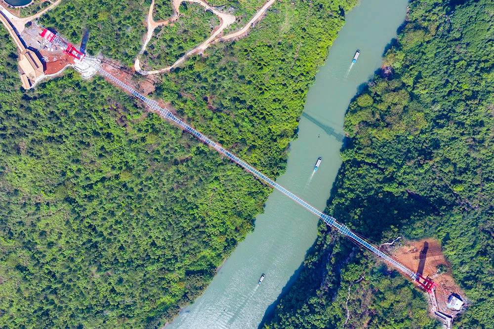 一個敢想一個敢建，盤點國內六大創意玻璃橋