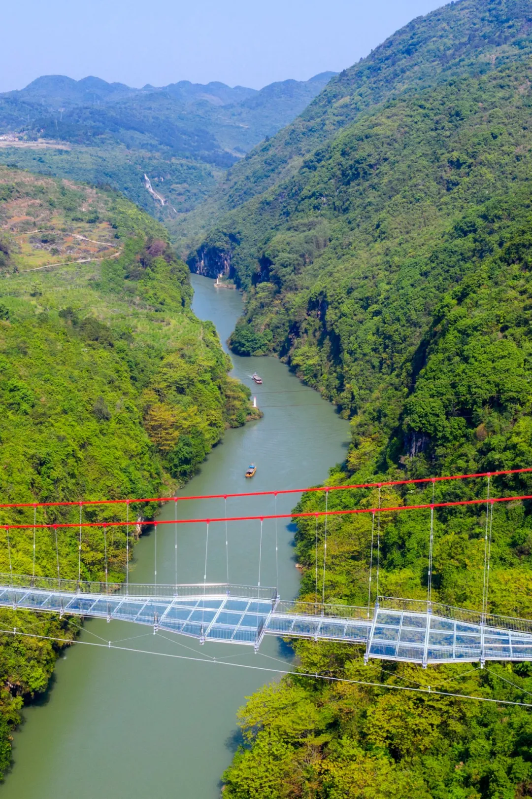 一個敢想一個敢建，盤點國內六大創意玻璃橋