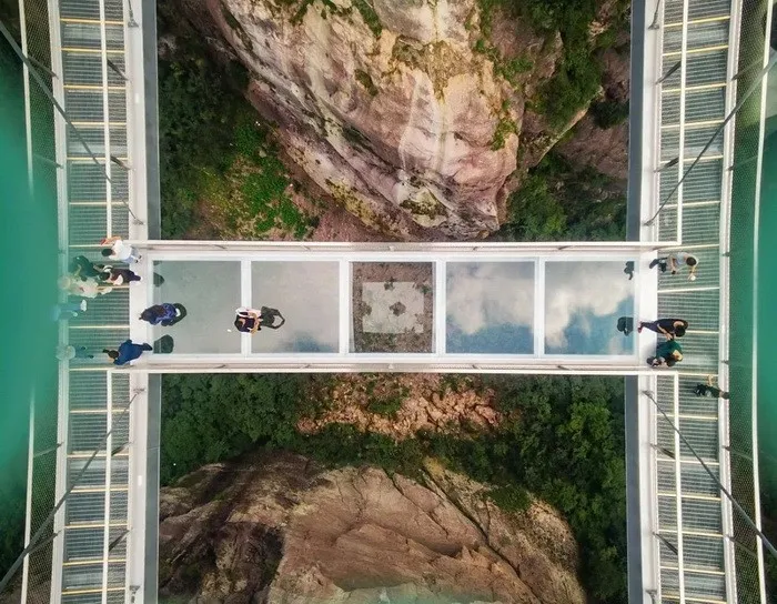 一個敢想一個敢建，盤點國內六大創意玻璃橋
