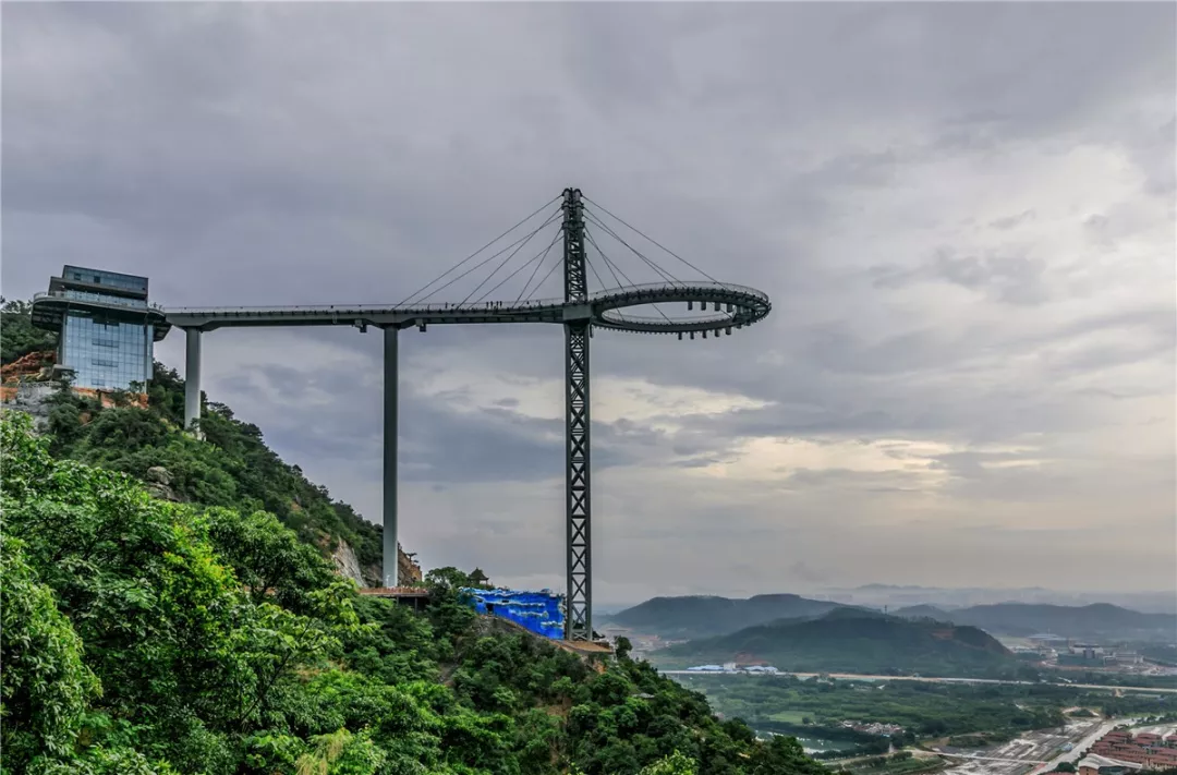 一個敢想一個敢建，盤點國內六大創意玻璃橋