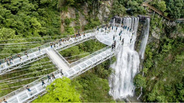 一個敢想一個敢建，盤點國內六大創意玻璃橋