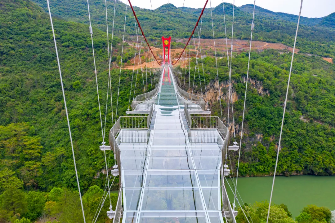 一個敢想一個敢建，盤點國內六大創意玻璃橋