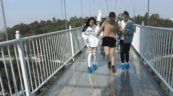 一個敢想一個敢建，盤點國內六大創意玻璃橋